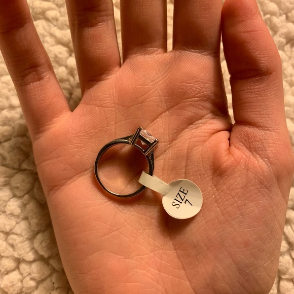 Diamond Ring 💍💎 - Picture 5 of 8